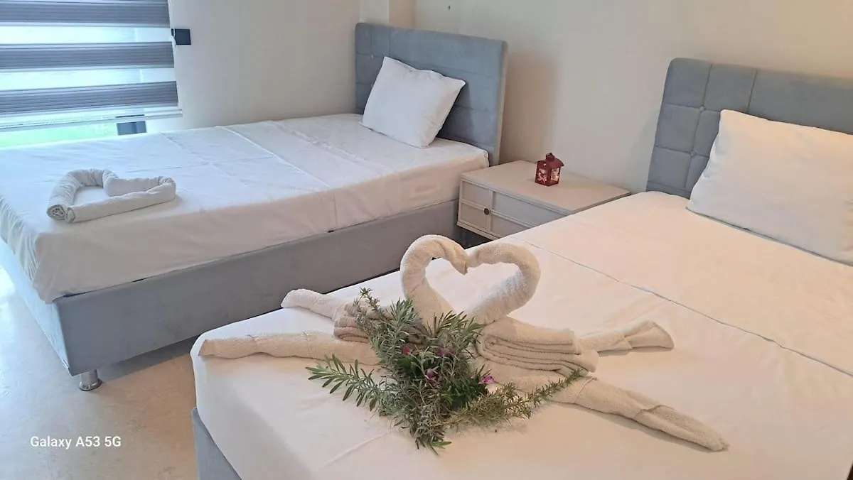 Oezel Havuzlu Tas Villa Bodrum