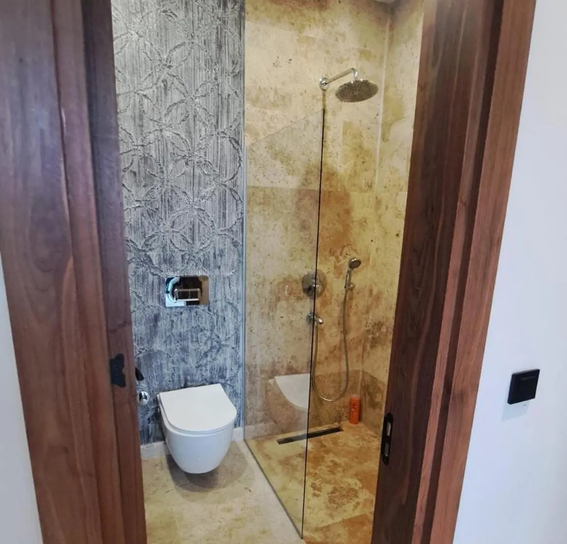 Oezel Havuzlu Tas Villa Bodrum